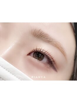 ナチュラル上品な目元にしたい