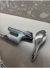 ハチ(Hachi)/Refaドライヤー・クシ