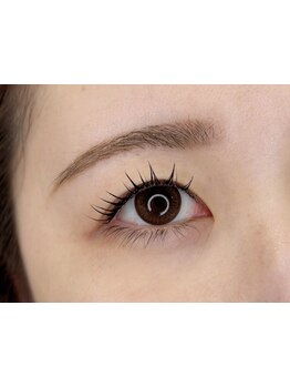 ナチュラル上品な目元にしたい