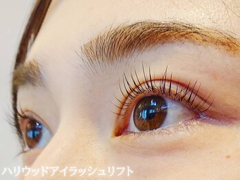 クイックアイズ セルフメイド 泉大津店(Quick Eyes SELFMADE)/ハリウッドアイラッシュリフト