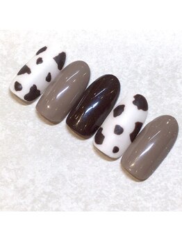 ライト ネイルズ ニシノミヤ(light nails NISHINOMIYA)/牛柄ネイル☆