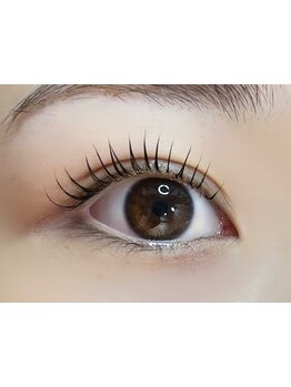 ナチュラル上品な目元にしたい