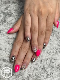 派手とらネイル