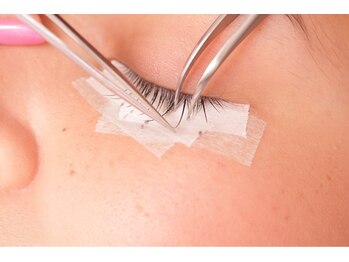 まつ毛エクステ専門サロン マドモア 加古川店/スピーディかつ丁寧な施術