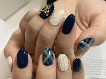 サロンドファン(salon de Fan)/ネイビーツリークリスマスネイル