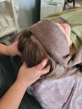 ホアロハ(Hoaloha)の写真/日々の疲れを和らげたい癒しのマッサージ★ヘッドマッサージとデコルテケアで目の疲れ肩こり解消！！