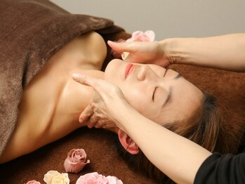 健幸サロン 大足 岡山駅前店/オイルデコルテリンパケア