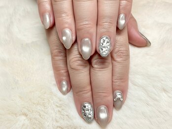 ビビ マウリ(美美 mauli)/ワンポイント埋め尽くしネイル♪