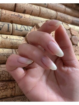A.nail【フィルイン/ワンホンネイル/ニュアンス】の写真/歴１５年の実績だから任せられる！西新のネイルサロンでフォルムや自爪を重視してケア。
