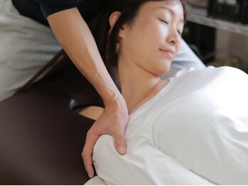 ユニバーサル(UNIVERSAL)/肩こりに◎