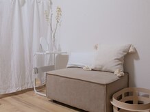 【待合】1人で座ってお待ちいただけるお子様は同伴可能です