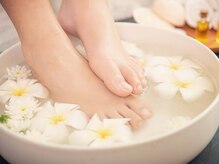 バイフォーの雰囲気（嬉しい足湯付♪タイ古式マッサージ/足つぼコースの前に血行促進）