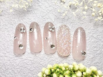 パール 池袋店(PEARL)の写真/《池袋駅東口3分》視線集中の華やかなネイル★形や長さを綺麗に揃え,ネイルカラーが映える女性らしい美爪へ