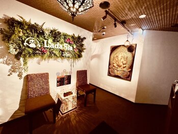 タイ古式マッサージ&バリニーズアロマ ラダシア前橋けやき店/バリ風の空間