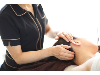 ティーラ/ヘッドマッサージ+肩甲骨コース