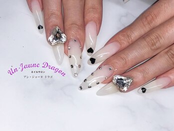 アン ジョーヌドラゴ/【ロングネイル】ホワイトネイル