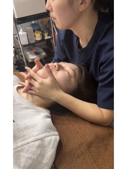 カドル 福岡天神店(KADORU)/小顔矯正 小顔整体サロン KADORU