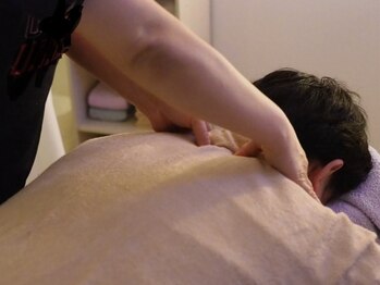 モミオス(MOMIOS)の写真/【つらい首肩凝りでお悩みの方に】他では満足できなかった方、お気に入りサロンに出会えていない方必見！