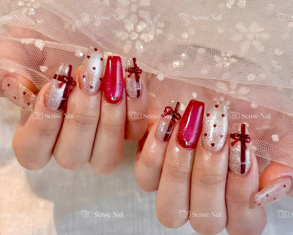 2025年-2026年冬トレンド】ボルドー ハートのネイルデザイン集｜人気順