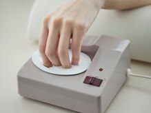スパイラルネイルサロン 高輪店の雰囲気(ハンド(ネイル)ケアコースは、温クリームに指先を入れて甘皮ケア)