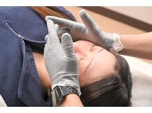 はぐみの杜整骨院 本院/【首肩から整える】小顔整体