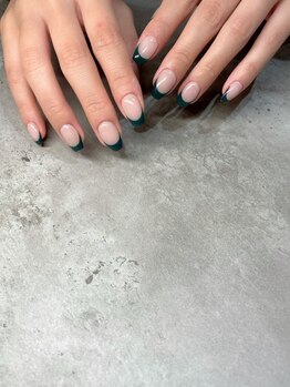 エム(em)/フレンチネイル