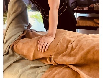 レア ルアン 西口店/オイルコースでも骨盤周りから