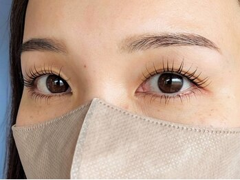 ミリコ 那須塩原店(MILIKO)の写真/《垢抜け顔は“眉×まつ毛”の黄金バランスから》自眉毛を最大限に生かしながら、自然な立体感と抜け感を