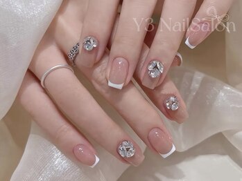 ワイスリー(Y3)/シンプルながらも華やかデザイン