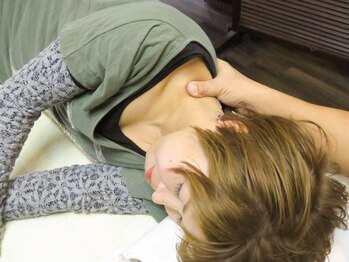 マザー からだのメンテナンスセンター/首から肩にかけてのほぐし