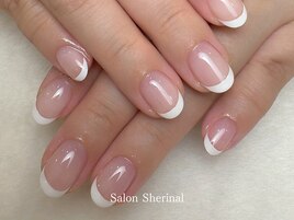キレイめ定番フレンチネイル