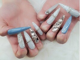 ロングスカルプ×淡いブルー