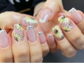 イフス(IFS)/ひまわりネイル