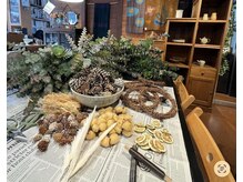 るーさんネイルの雰囲気(ユーカリのクリスマスリースのワークショップなどの催しも♪)