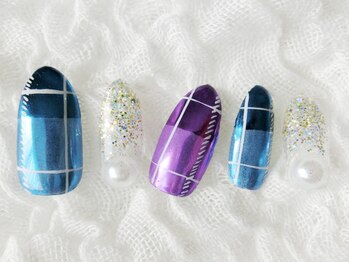 ネイリシャス(NAILICIOUS)/メタリックカラーがインパクト大