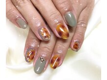 ウィズ フェリーク/くすみカラーべっ甲ネイル