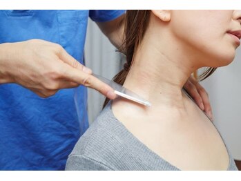 雅 クリニカルルーム/肩コリ、首コリ、頭痛に即効性!