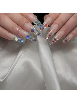 キラキラビジューネイル