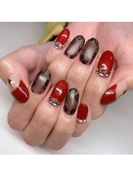 ムーン(moon)/手描きフラワーネイル