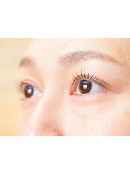 ナチュラル上品な目元にしたい