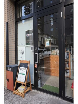 ワンツーワンフィットネス 亀有店(121FITNESS)/店舗入り口【パーソナル/亀有】