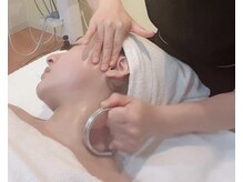 ヴィユー(ViU)の雰囲気(オルゴンリングで首肩かっさで流すと痛気持ち、辛いこりをとる)