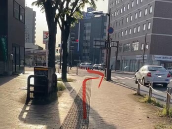 アンドニューリー(&NEWLY)/駅からの道案内 2