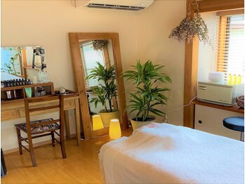 サロンド メイ(Salon de May)