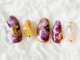 華やかマーブルにゴールドで◎