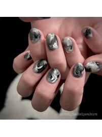 メンズライクなニュアンスネイル