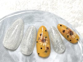 ひまわりネイル
