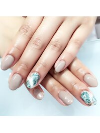 リーフ柄ネイル