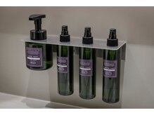 渋谷サウナス(SAUNAS)の雰囲気（化粧水,クレンジング,ヘアオイル,ヘアブラシ,シャンプー類 etc.）