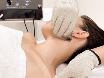 ひびき 京都烏丸御池店の写真/[烏丸御池駅徒歩1分]1回で"わかる"小顔実感★プロの手技で整う新感覚小顔フェイシャルでスッキリ引き締め◇